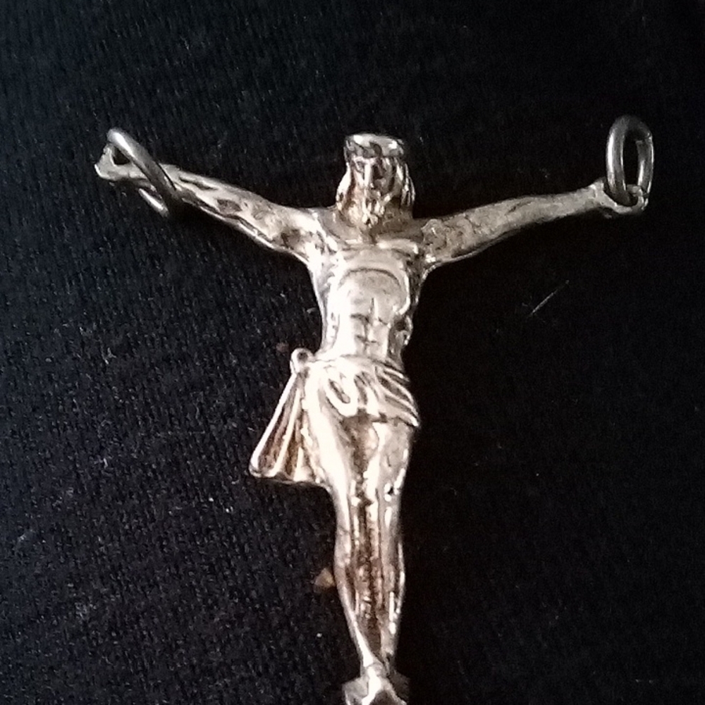 Silver 925  Crucifix Pendant for Men - Classic Religious Jewelry .Great Detail.
